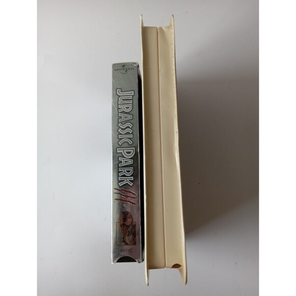 Walt Disney's Dinosaur & Jurassic Park III (Set of 2 VHS, 2001) - Picture 9 of 11